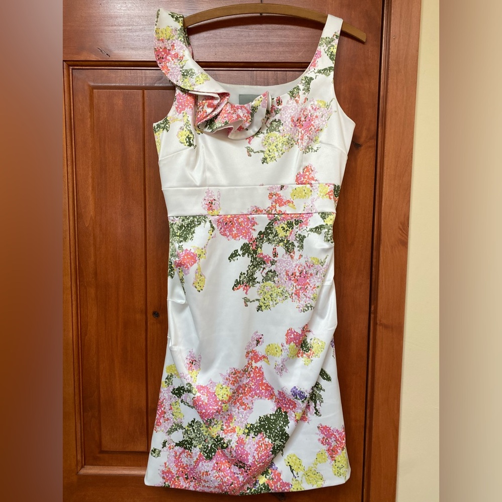 Maeve, size 6, stretchy mini sheath (Anthropologie) white with floral print